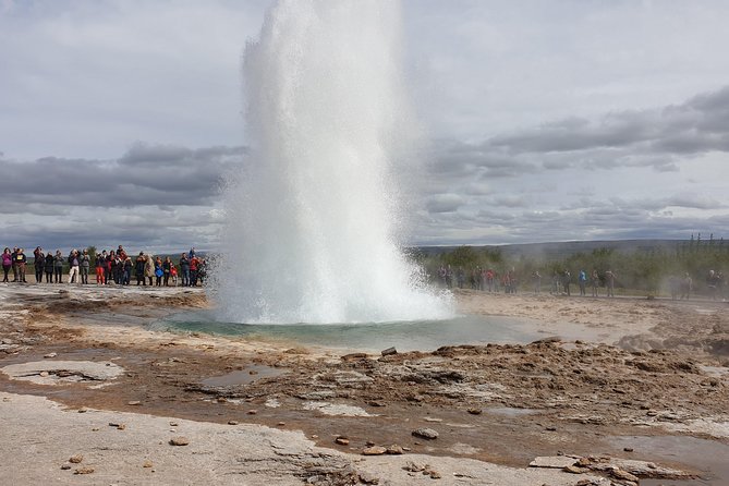 Golden Circle - Puffin Travel Private tour - Geysir’s steaming ground and bubbling pools