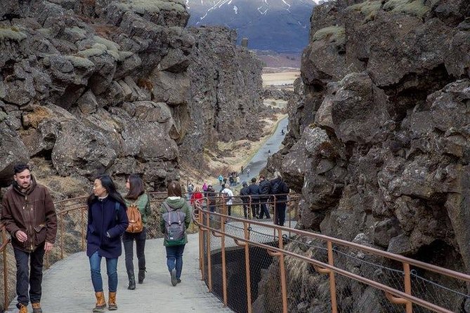 Golden Circle, Secret Lagoon & Kerið Small Group Tour - Kerið Crater: a final splash of color