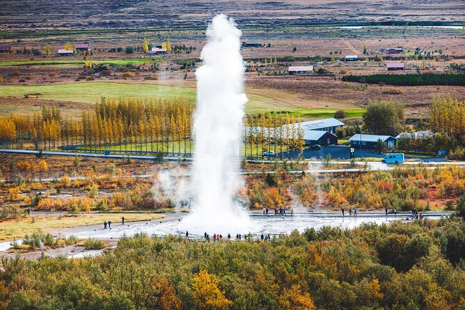 Golden Circle with Kerid Crater & Local Farm Visit in Small Group - Þingvellir, where geology and parliament meet