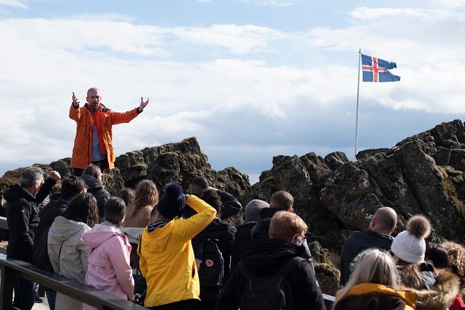 Golden Circle with Kerid Volcanic Crater Day Tour from Reykjavik - The guides make the bus time count