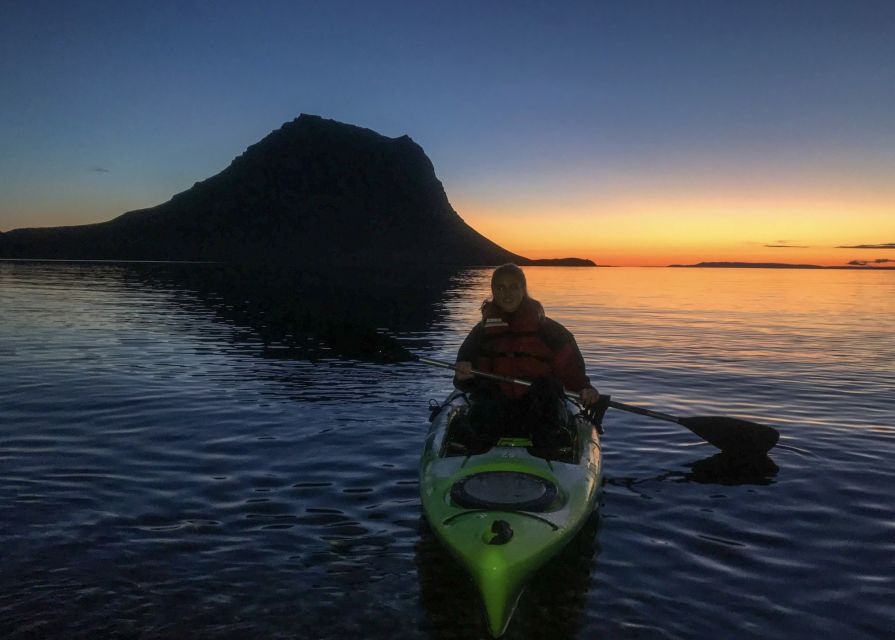 Grundarfjörður: Midnight Sun Kayaking Adventure - The warm drink after two hours on the water