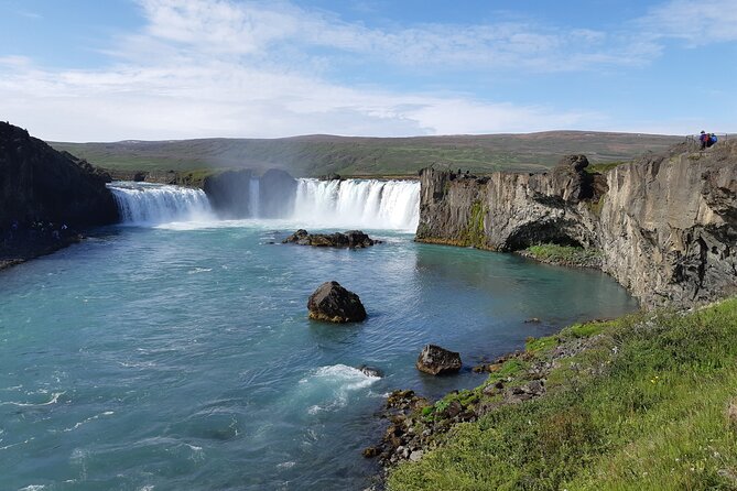 Half-Day Combo Tour to Goðafoss, Laufas and The Christmas House - Transport, timing, and pickup advice