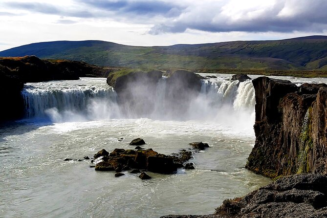 Half-Day Combo Tour to Goðafoss, Laufas and The Christmas House - Goðafoss: the tour’s clear highlight