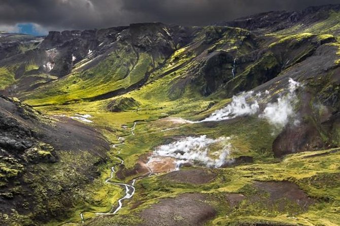 Helicopter Flight Over Geothermal Landscapes from Reykjavik - The Hengill volcanic area and Hveragerdi