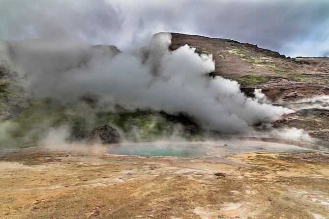 Helicopter Flight Over Geothermal Landscapes from Reykjavik - Comfort, weather, and motion