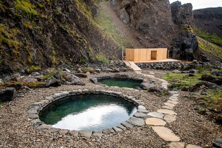 Husafell: Canyon Baths Soak with Short Highlands Hike - Who Should Book This Experience?