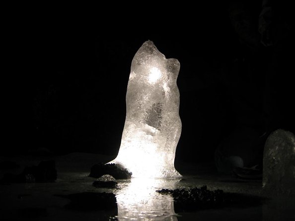 Ice Cave Lofthellir exploration - A permafrost Cave inside a magma tunnel. - Key points to know before you book