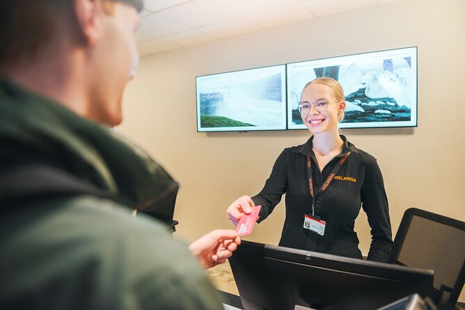 Iceland Airport Transfer from Reykjavík Hotels to KEF Airport - How to make the transfer less stressful