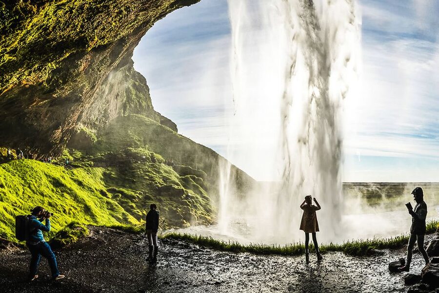 Iceland: Full-Day South Coast, Black Beach & Waterfalls Tour - An hour in Vík for lunch and a reset