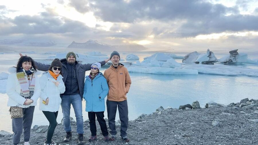 Jökulsárlón Floating Glacier & Diamond Beach Day Tour - Jökulsárlón, where the ice moves slowly