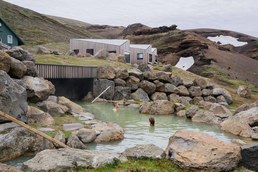 Kerlingarfjöll: Highland Baths Admission - Showers, changing rooms, and the underground link