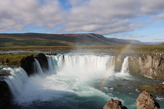 Lake Mývatn and Goðafoss Shared Shore Excursions - Námaskarð and Hverir: Steam, Mud, and Sulfur