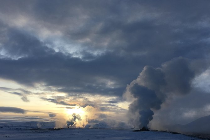 Lake Myvatn and Godafoss Waterfall Day Tour from Akureyri - Why Godafoss Makes a Strong Opening