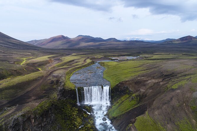 Landmannalaugar and Hekla Volcano / guided private tour - Reaching Hekla’s 900-meter ridge