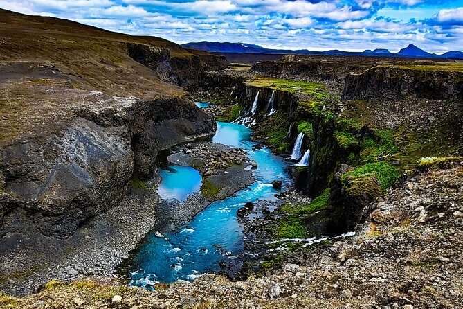 Landmannalaugar, Hekla, Sigoldugljufur 4x4 tour with Hiking - The Super Jeep ride: useful, rough, and not luxurious