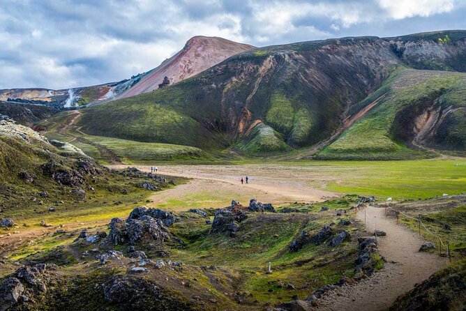 Landmannalaugar Hiking, Haifoss Waterfall and Hot Springs Tour - Háifoss delivers the day’s biggest waterfall view