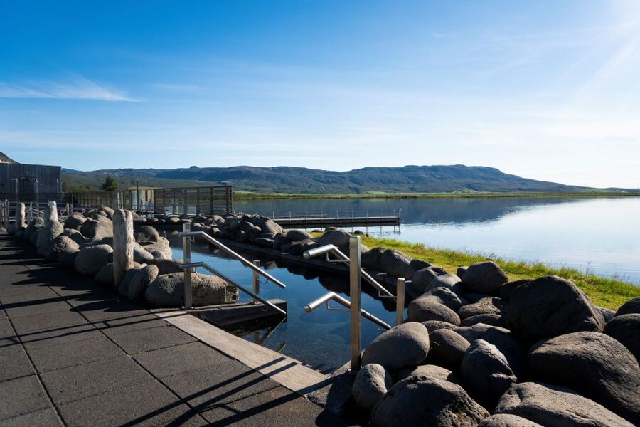 Laugarvatn: Laugarvatn Fontana Geothermal Baths Entry Ticket - The lake plunge for brave swimmers