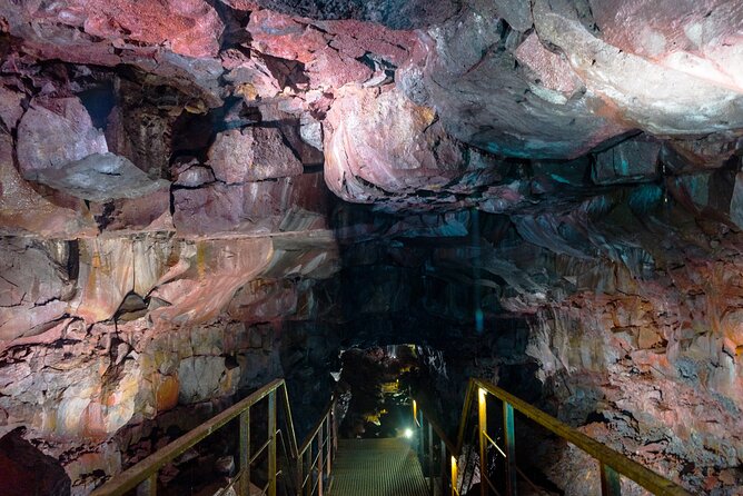 Lava Caving Experience - The guides make the short tour worthwhile