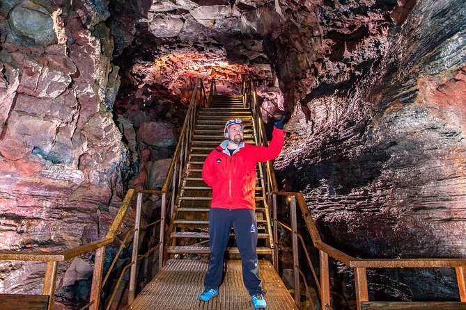 Lava Caving Experience - An easy one-hour walk, with a few cave-related limits
