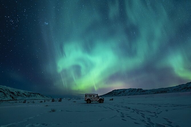Northern Lights 4x4 Tour with Pastries and Cocoa from Reykjavik - How the search for the aurora works