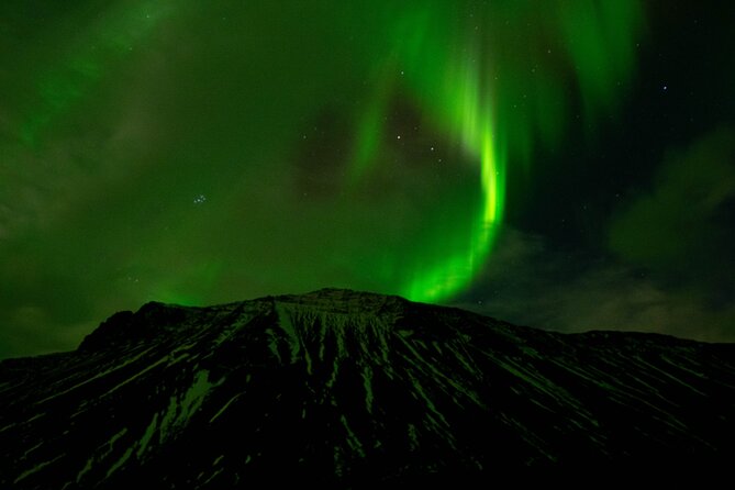 Northern Lights 4x4 Tour with Pastries and Cocoa from Reykjavik - Cocoa, pastries, and the cold factor