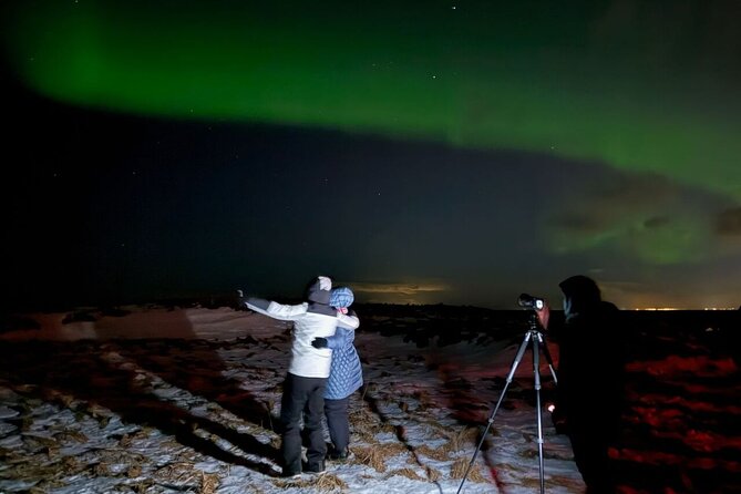 Northern Lights 4x4 Tour with Pastries and Cocoa from Reykjavik - Guide quality can shape the whole night