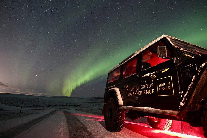 Northern Lights and Stargazing Small-Group Tour with Local Guide - How the guide chooses a viewing place