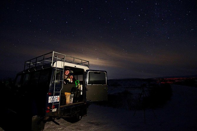 Northern Lights and Stargazing Small-Group Tour with Local Guide - Leaving Reykjavik between 9 and 9:30pm