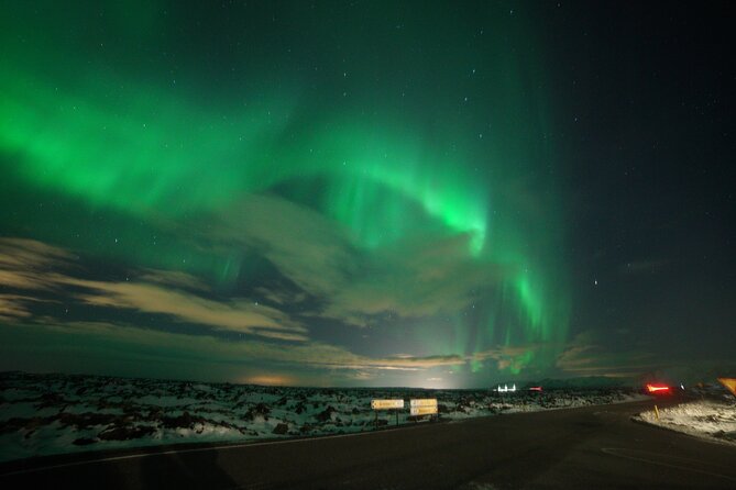 Northern Lights In luxury off-road SUV with Photos and Treats - Why a private aurora hunt can be worth the cost