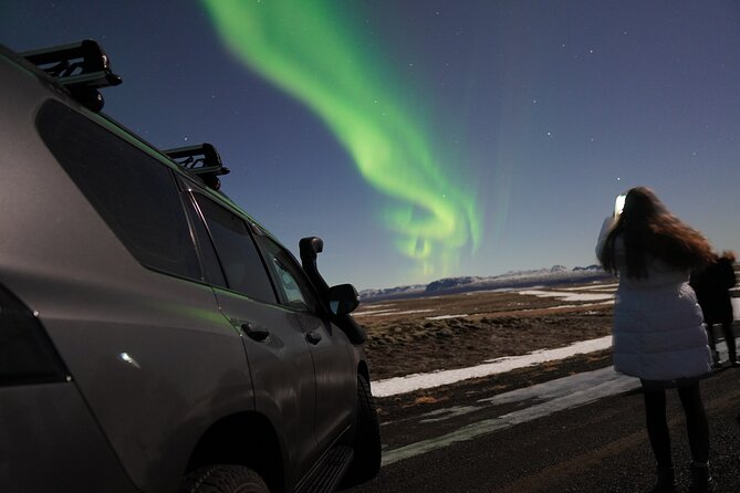Northern Lights In luxury off-road SUV with Photos and Treats - Leaving Reykjavik in an off-road SUV