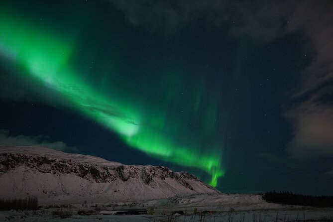 Northern Lights In luxury off-road SUV with Photos and Treats - Understanding what you are waiting to see