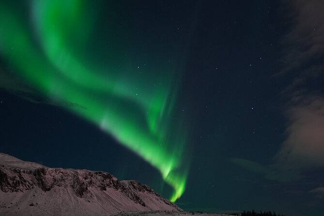 Northern Lights In luxury off-road SUV with Photos and Treats - Guides Arnar, Oli, and Kobe