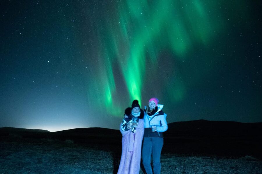 Northern Lights in Mini Bus, Photos, Hot Cocoa and Pastries - Leaving Reykjavik for darker skies
