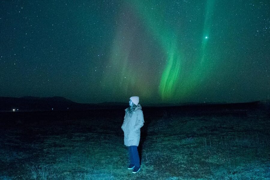 Northern Lights in Mini Bus, Photos, Hot Cocoa and Pastries - The guide can make or break the evening