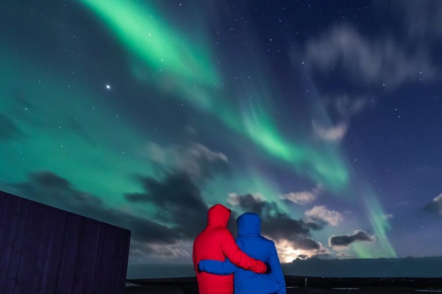 Northern Lights in Mini Bus, Photos, Hot Cocoa and Pastries - My verdict on the Northern Lights minibus tour