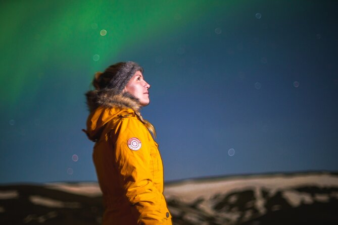 Northern Lights Minibus Tour with Hot Cocoa, Blankets & Photos - Cocoa, blankets, and the cold factor