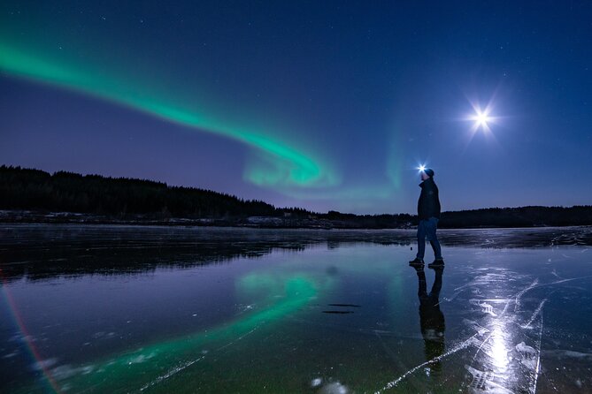 Northern Lights Small-Group Tour with Hot Chocolate & Photos - Guides who make the waiting worthwhile