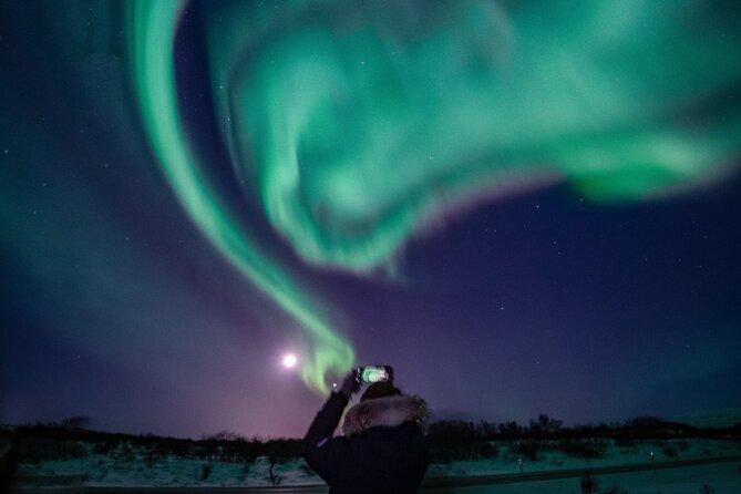 Northern Lights Small-Group Tour with Hot Chocolate & Photos - Is $172.41 a fair price?