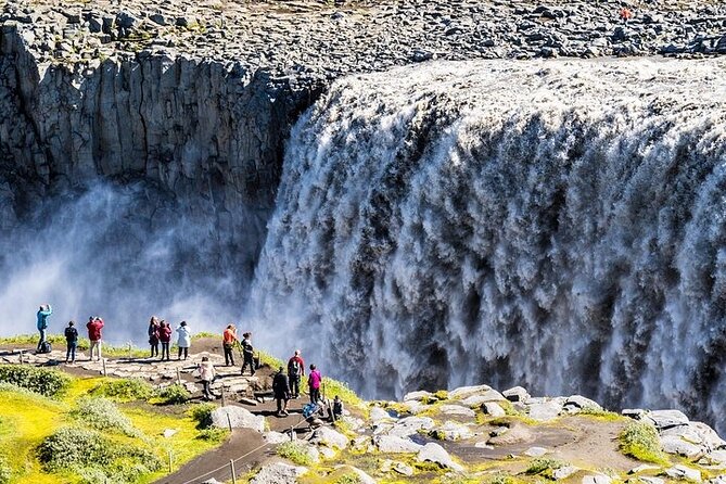 Premium 4x4 Diamond Circle Tour - GeoSea or a walk through Husavik