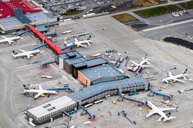 Private Airport Transfer from Keflavik airport to hotels in Reykjavik area - From Keflavík arrivals hall to your Reykjavik hotel