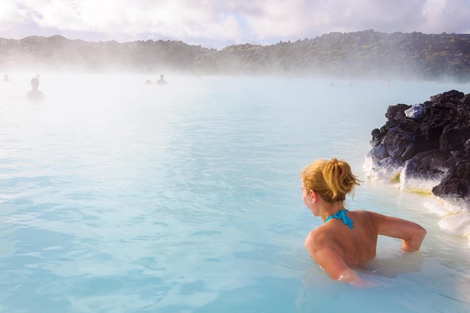 Private Airport Transfer with Blue Lagoon - Admission included - The Blue Lagoon stop and Comfort admission