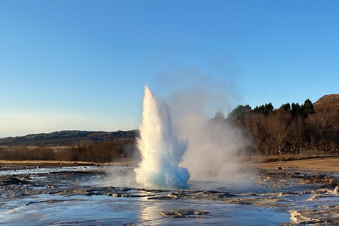 Private Golden circle and glacier super jeep tour from Reykjavik - Geysir and Strokkur: wait for the next blast