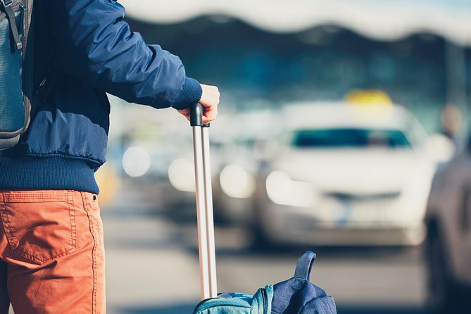 Private Keflavik Airport Transfer (One Way) - How the arrival pickup works at KEF