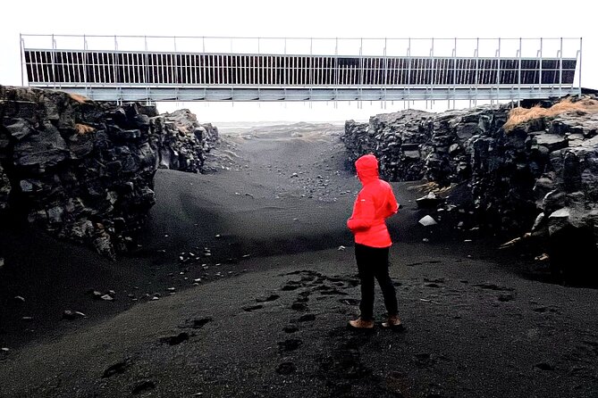 Private Reykjanes Peninsula Guided Tour - Seltun and the sound of the earth
