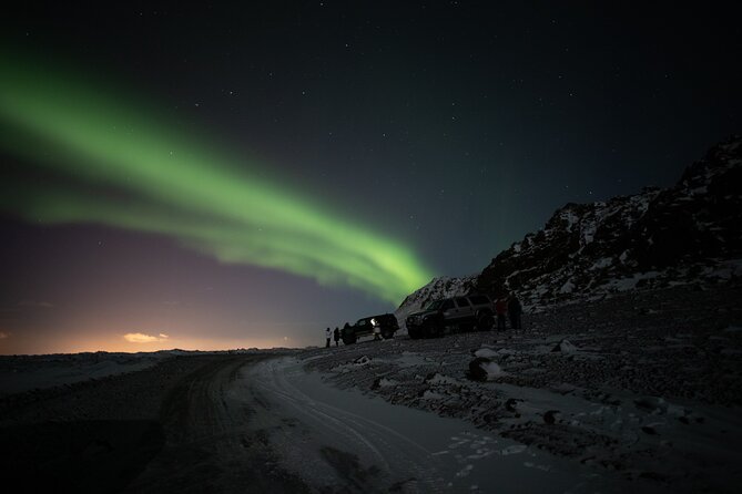 Private tour / Aurora Hunt - Northern Lights Super Jeep Tour - What the private format changes