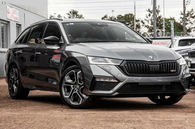 Private Transfer from Reykjavik to Reykjavik Airport KEF by Sedan - The Skoda Octavia and the three-passenger limit