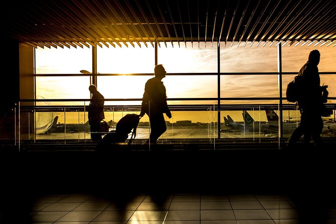 Private Transfer Keflavik Airport To Reykjavik Pick or Drop - Booking, flexibility, and small practical points