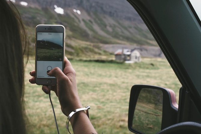 Rent Unlimited High Speed pocket Wifi in Iceland - Returning the orange box at the airport