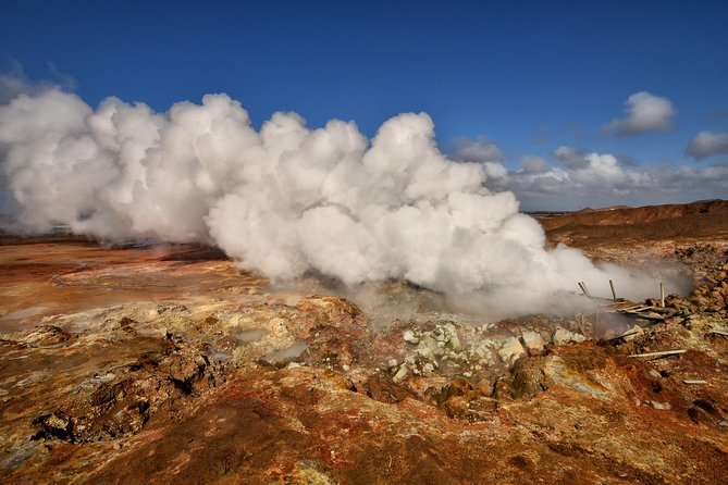 Reykjanes Geopark Small-Group Tour with Airport Transfer - Kleifarvatn and Grænavatn: Two Lakes With Volcanic Origins