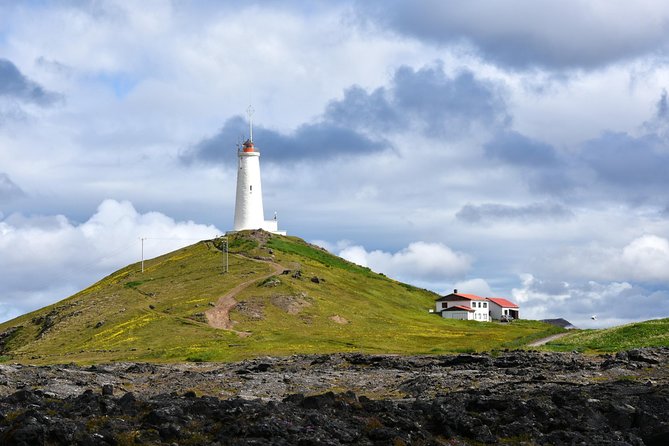 Reykjanes peninsula - Hafnarfjordur: harbor time and hidden people